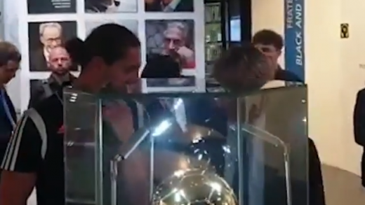 "ეს ნამდვილი ოქროს ბურთია?" - ნედვედმა რაბიოს იუვენტუსის მუზეუმი დაათვალიერებინა (ვიდეო) 2