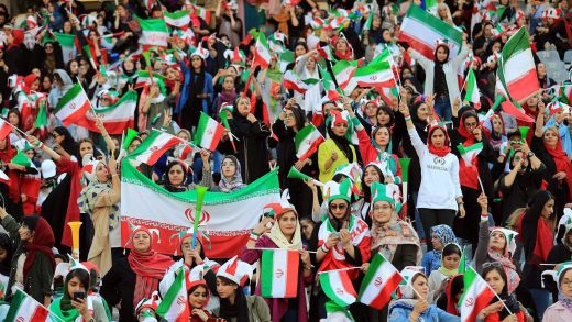 1979 წლის შემდეგ პირველად - ირანში ქალები სტადიონზე დაუშვეს 12