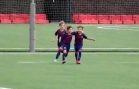 imagen-3-de-thiago-messi–hijo-de-leo-messi–celebra-un-gol-con-el-escola-barca-en-diciembre-del-2019–captura-ole