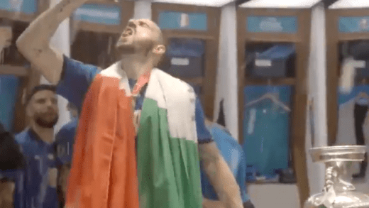 რა ხდებოდა იტალიის ნაკრების გასახდელში ევროპის ჩემპიონობის შემდეგ (ვიდეო) 11