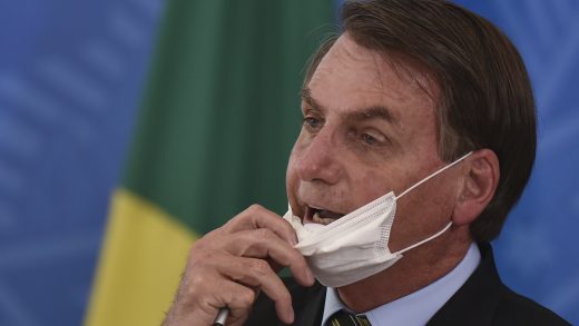 ბრაზილიის აუცრელი პრეზიდენტი სტადიონზე არ შეუშვეს 7
