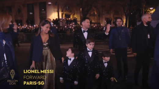 ლეო მესი ოჯახთან ერთად ოქროს ბურთის დაჯილდოვებაზე მივიდა | VIDEO 5
